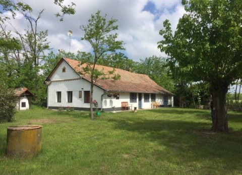 Voormalige boerderijtje voor maar 59000 duizend euro top locatie