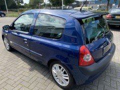 Stoere en sportieve Renault Clio 1 6 16V Initiale van 2001 151 142 km